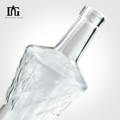 Décanteur de whisky en verre de 700 ml avec bouchon à vis de liège et col créatif