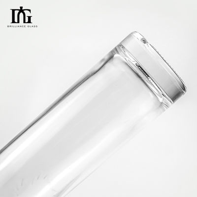 OEM/ODM Acceptable 750 ml Vodka Liquor Bouteille en verre avec couvercle métallique et bouchon à vis de liège