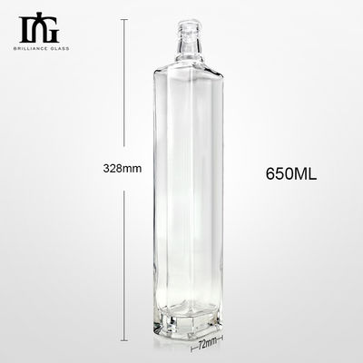 Bouteilles en verre de whisky et de vodka créatives de 650 ml avec une surface gravée avec un bouchon de liège et de vis