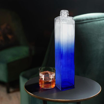 Matériau du corps Bouteille en verre pour liqueur 700 ml d'eau rectangulaire vide Whisky Vodka