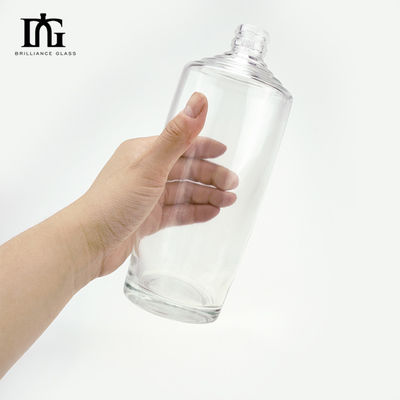 650 ml Bouteille de verre de liqueur Vodka Bouteille de gin avec liège pour votre goût Matériau du corps verre