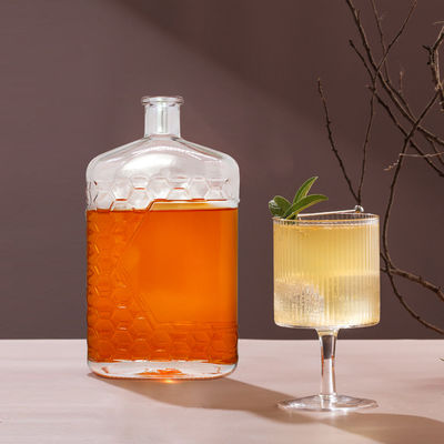 Type de bouchon: bouchon et vis pour les bouteilles en verre transparent de vodka à base de rhum 500 ml 700 ml 750 ml