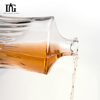 Logo personnalisé Bouteille de whisky bourbon gin de 700 ml avec conception de bouteille en verre de vin