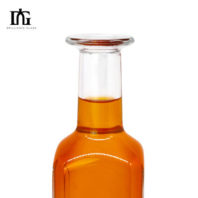 750 ml 1000 ml Whisky Rum Gin Tequila Bouteille en verre avec bouchon de liège et design élégant