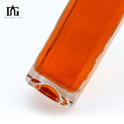 750 ml 1000 ml Whisky Rum Gin Tequila Bouteille en verre avec bouchon de liège et design élégant
