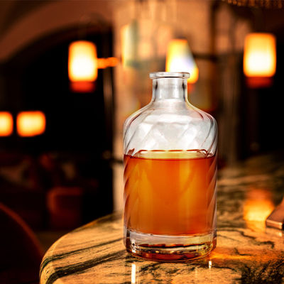 Collier en verre gravé 500 ml Bouteille de vodka avec fond épais et design personnalisé