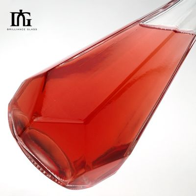 700 ml Graverie en verre Forme unique Forme personnalisée Liquor Gin Vodka Bouteille de spiritueux