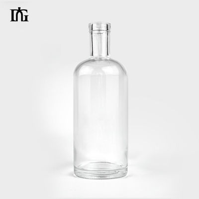 375 ml 500 ml 750 ml 1000 ml Bouteille en verre de vodka et de gin avec une surface gravée