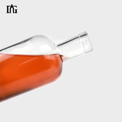 375 ml 500 ml 750 ml 1000 ml Bouteille en verre de vodka et de gin avec une surface gravée