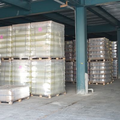 Finition de bouteilles de whisky procédés personnalisés pour le matériau de base de verre et les boissons