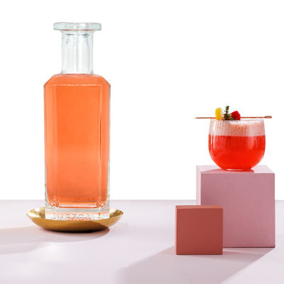 Personnalisez votre identité avec notre bouteille en verre de 500 ml de jus de cognac, de jus de vin et de spiritueux.