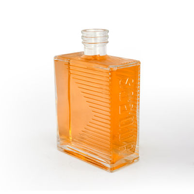 500 ml Decal moderne artisanal bouteille de gin verre pour les liqueurs et les boissons OEM / ODM acceptable
