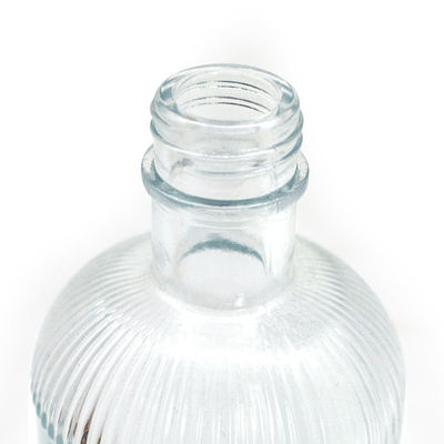 Capacité 250 ml/350 ml/500 ml/550 ml/650 ml/700 ml/750 ml Bouteille de gin en verre pour les boissons