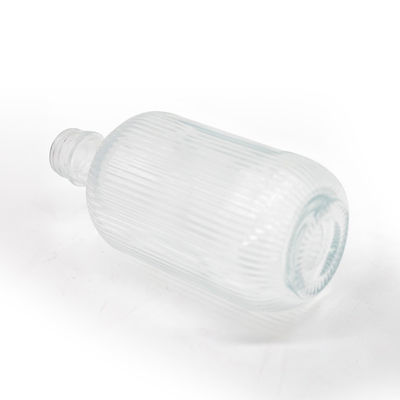 Capacité 250 ml/350 ml/500 ml/550 ml/650 ml/700 ml/750 ml Bouteille de gin en verre pour les boissons