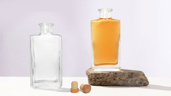 Bouteille en verre à bouchon à vis de 700 ml pour les liqueurs et boissons