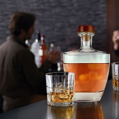 750 ml bouteilles de vin en verre avec couvercle en liège et capsules de rétrécissement pour liqueurs et boissons