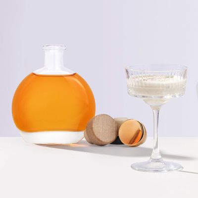 Bouteille en verre de 500 ml gravée pour le gin et le cognac en forme unique