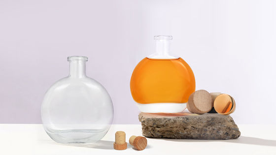 Bouteille en verre de 500 ml gravée pour le gin et le cognac en forme unique