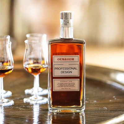 Boissons gazeuses Bouteille en verre avec bouchon de liège 750 ml 500 ml Whisky Rum Gin Tequila Spiritueux