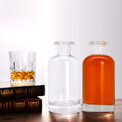 Forme classique Flint Brandy Spirits Vidro blanc vide Bouteille en verre 500 ml 700 ml Super