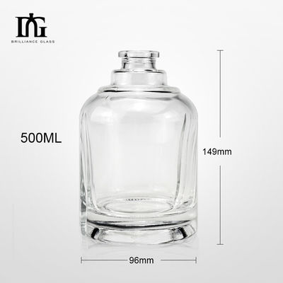 25OZ Bouteille de spiritueux ronde avec un design de panneau droit et une poignée de pistolet à un doigt en verre